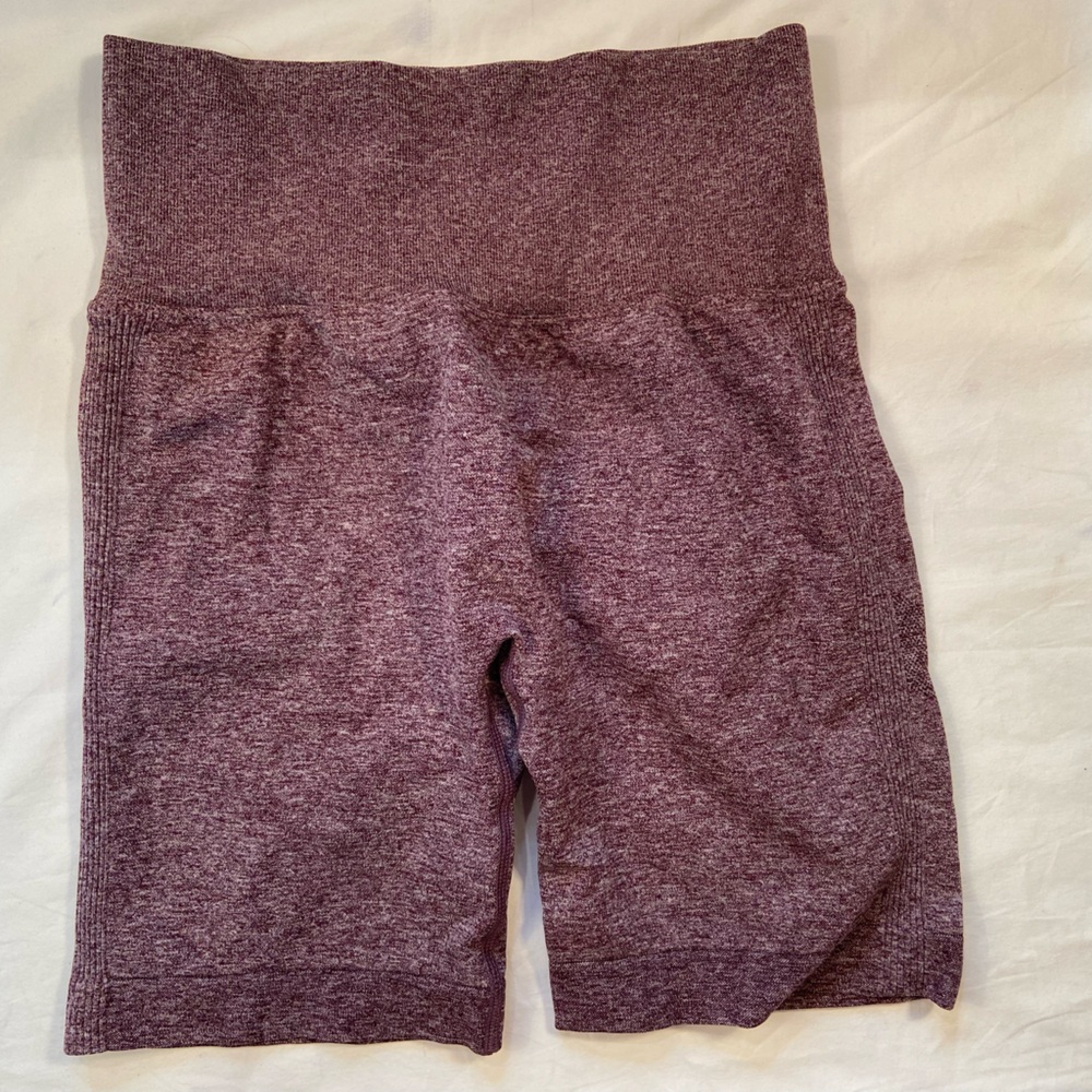 Purple yoga workout shorts. Push up back. size‎ Medium